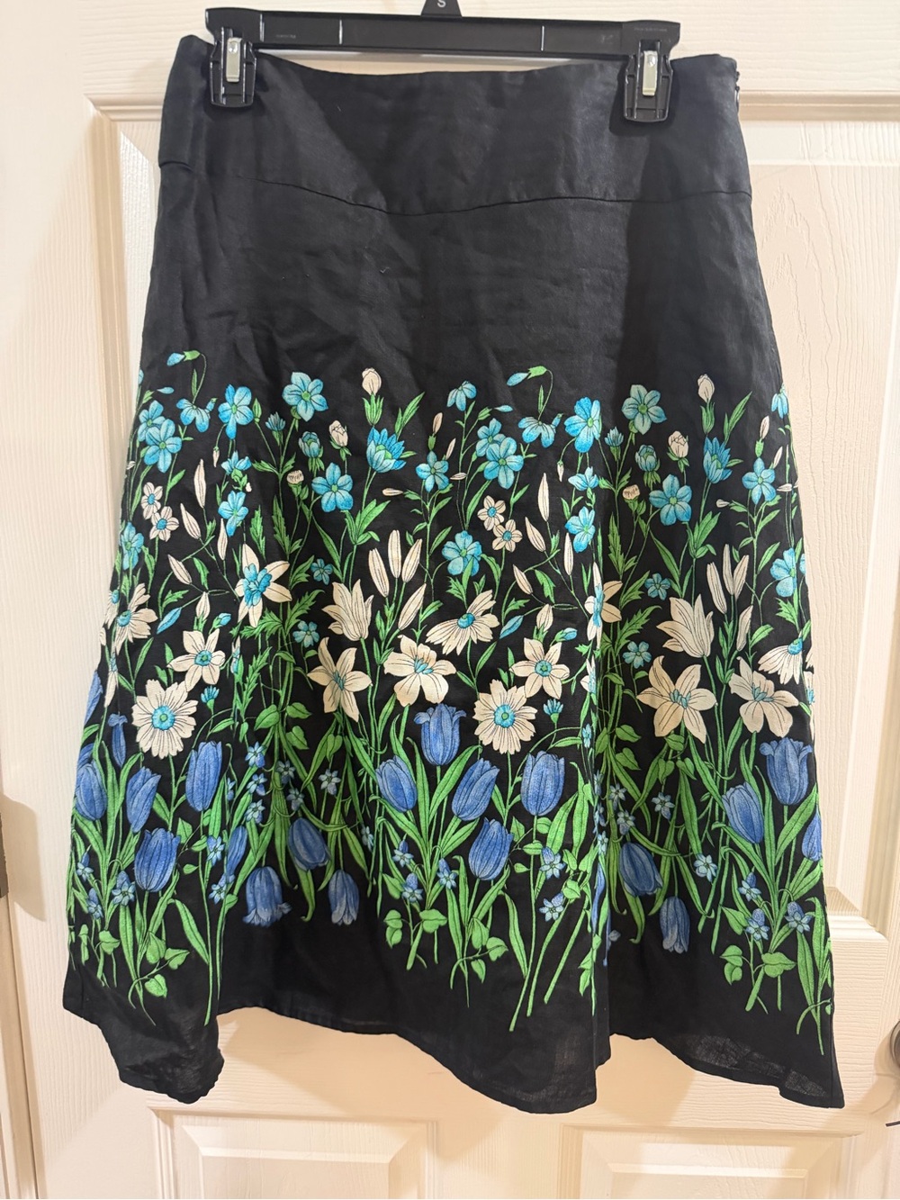 SilkLand Black 100% Linen A-Line Skirt with Floral Embroidery